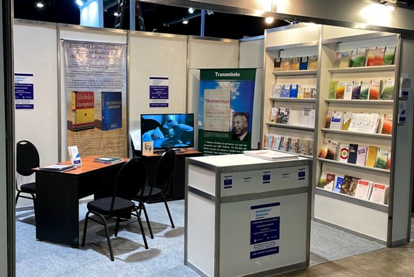 Presentes en el stand de AA (Feria Internacional del Libro 2023)